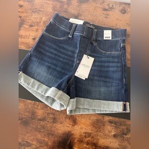 NWT. Small Judy Blue Pull On Shorts